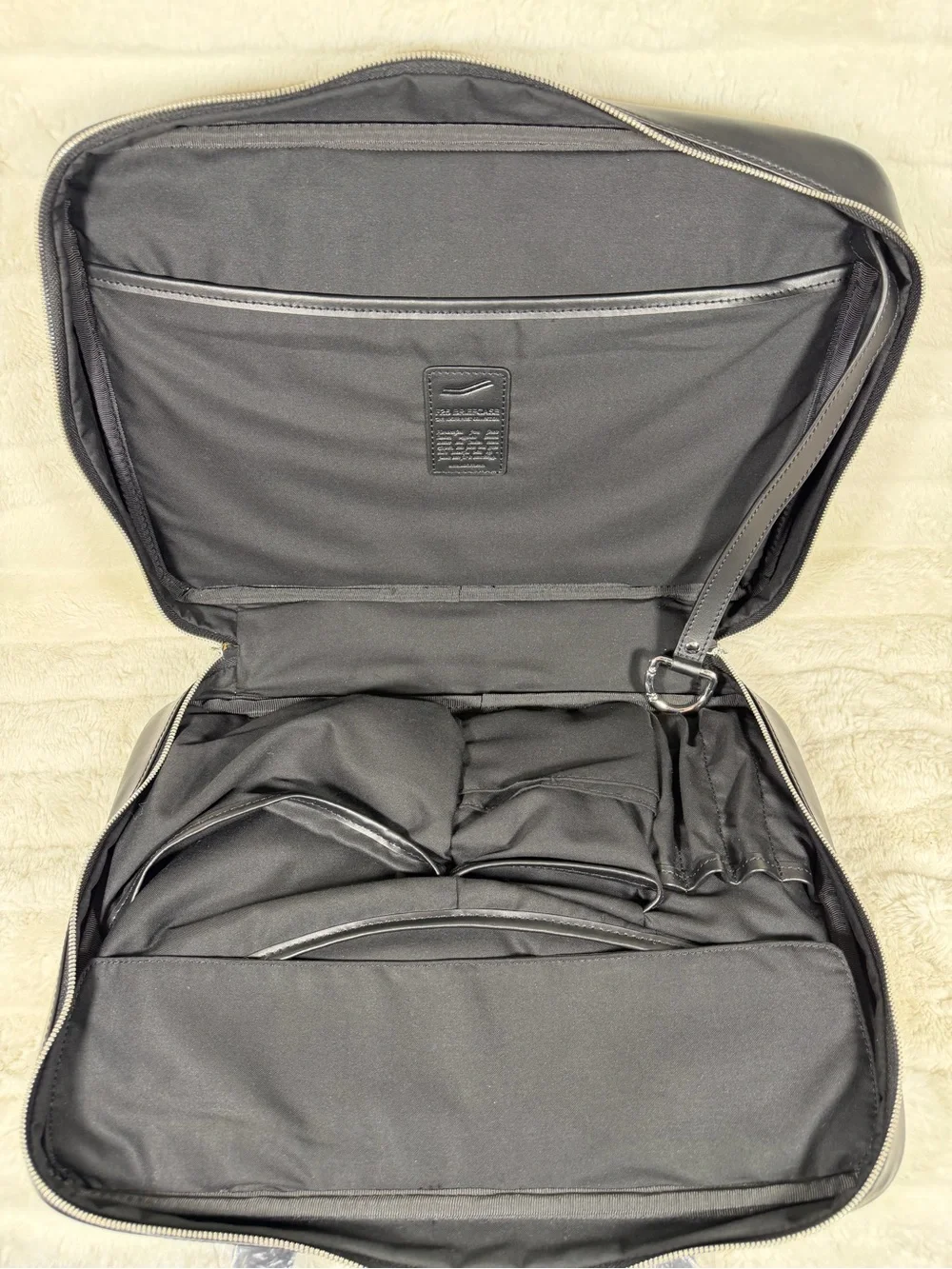 Vocier F25 Leather Briefcase - Black $445 Quiet Luxury